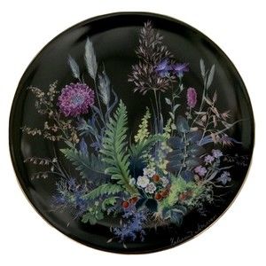 Vtg 1991 Carl Schumann Plate "Walderdbeeren im Moos" Helmut Meiner Black Floral